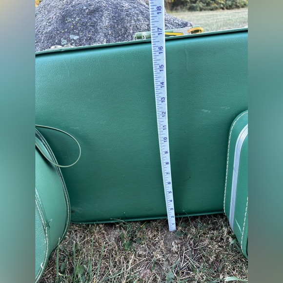 🎉HOST PICK Vintage Retro Hard Shell
Suitcase Luggage Set  3 Piece Avacado Green - Picture 2 of 13